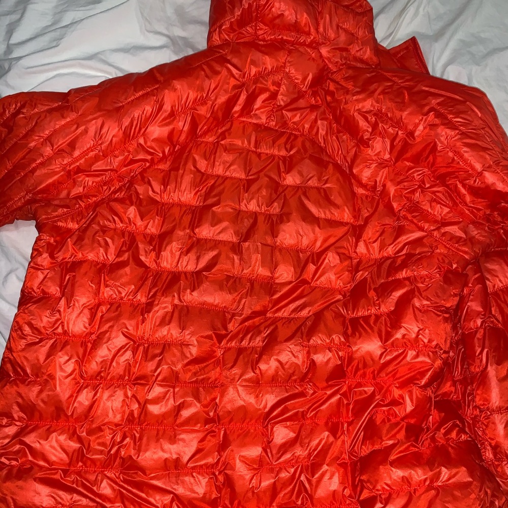 Patagonia Light Weight Puffer Jacket - Picture 14 of 16